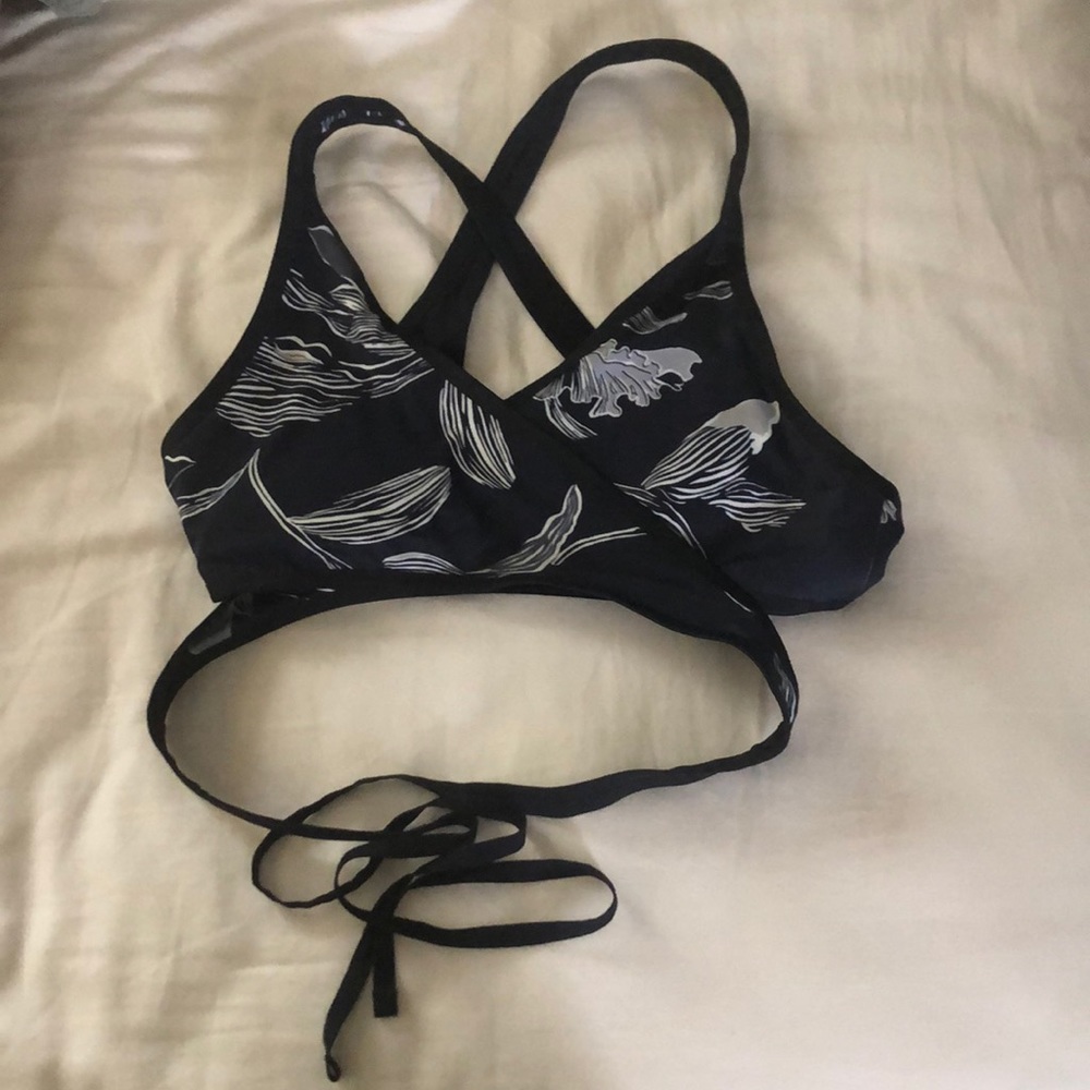 Athleta Fiore Wrap Bikini Top